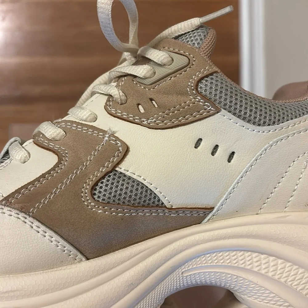 Cushionaire Strike Chunky Cream and Tan Sneakers